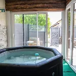 Hébergement de vacances Détente Et Nature Avec Spa, Sauna Et Piscine