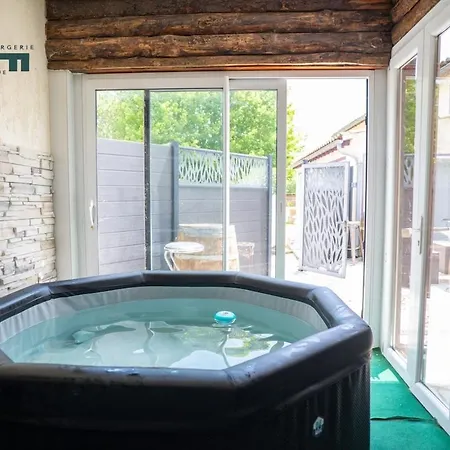 Sejour Detente Avec Spa, Piscine Et Sauna Ferienhaus